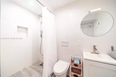 6301 Collins Ave #2802, Miami Beach, FL 33141 - Photo 8