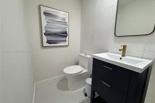 15896 Kilmarnock Dr, Miami Lakes, FL 33014 - Photo 28