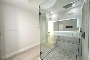 15896 Kilmarnock Dr, Miami Lakes, FL 33014 - Photo 16