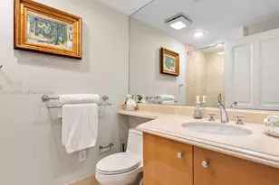 17875 Collins Ave, Sunny Isles Beach, FL 33160 - Photo 32