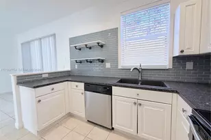 792 NW 170th Terrace, Pembroke Pines, FL 33028 - Photo 6