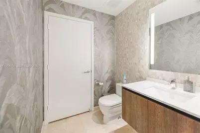 88 SW 7th St #2204, Miami, FL 33130 - Photo 30