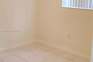 5420 W 21st Ct, Hialeah, FL 33016 - Photo 12