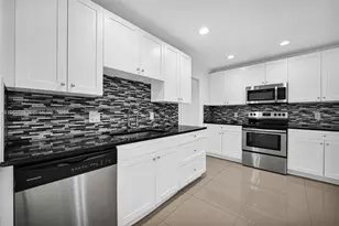 820 E Cypress Ln, Pompano Beach, FL 33069 - Photo 14