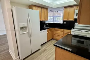 2000 Atlantic Shores Blvd, Hallandale Beach, FL 33009 - Photo 10