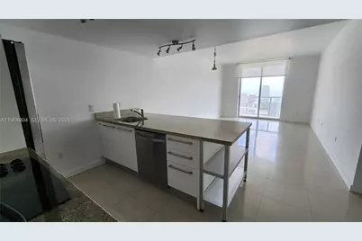 185 SW 7th St #3814, Miami, FL 33130 - Photo 2