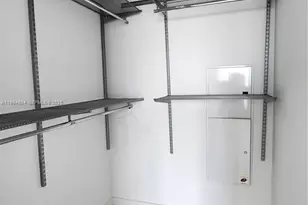 185 SW 7th St, Miami, FL 33130 - Photo 8