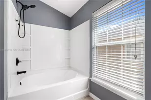 6708 Eagle Feather Dr, Riverview, FL 33578 - Photo 16