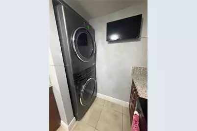 1955 NW 5th Pl #13, Miami, FL 33136 - Photo 12