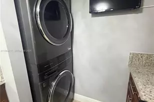 1955 NW 5th Pl, Miami, FL 33136 - Photo 12