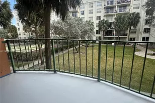 9320 Fontainebleau Blvd, Miami, FL 33172 - Photo 12