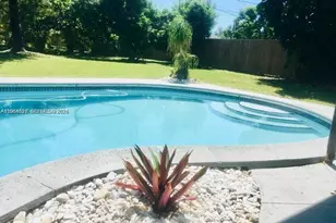 17521 SW 93rd Ave, Palmetto Bay, FL 33157 - Photo 2