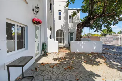 1680 NW 22nd Ct, Miami, FL 33125 - Photo 28