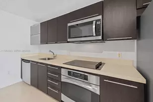 90 SW 3rd St, Miami, FL 33130 - Photo 2