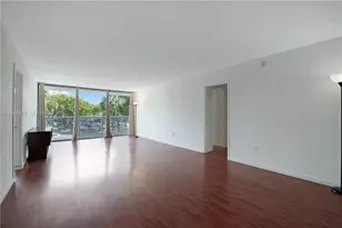 3731 N Country Club Dr, Aventura, FL 33180 - Photo 16