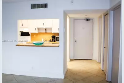240 Lakeview Dr #306, Weston, FL 33326 - Photo 4