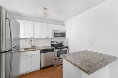 1801 S Treasure Dr #426, North Bay Village, FL 33141 - Photo 8