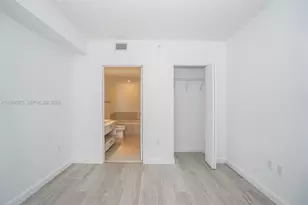 55 SW 9th St, Miami, FL 33130 - Photo 10