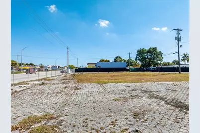 1410 NW 119th St, Miami, FL 33167 - Photo 16