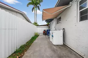 11441 SW 2nd St, Sweetwater, FL 33174 - Photo 20