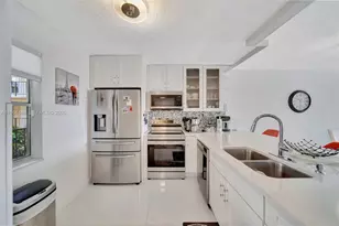 2801 Somerset Dr, Lauderdale Lakes, FL 33311 - Photo 2