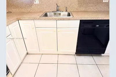 295 SW 9th St, Dania Beach, FL 33004 - Photo 16