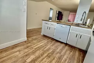 445 NE 195th St, Miami, FL 33179 - Photo 6