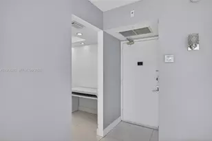 20379 W Country Club Dr, Aventura, FL 33180 - Photo 12