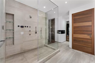 528 Lakeview Ct, Miami Beach, FL 33140 - Photo 48