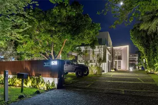 528 Lakeview Ct, Miami Beach, FL 33140 - Photo 10