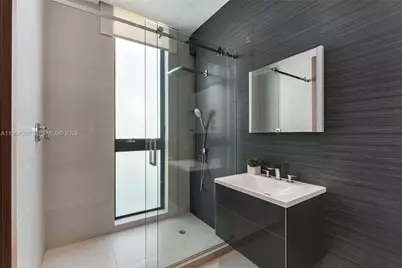 528 Lakeview Ct, Miami Beach, FL 33140 - Photo 72