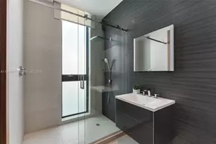 528 Lakeview Ct, Miami Beach, FL 33140 - Photo 72