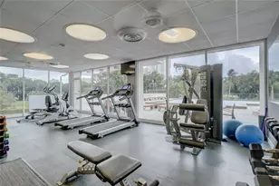 3375 N Country Club Dr, Aventura, FL 33180 - Photo 32