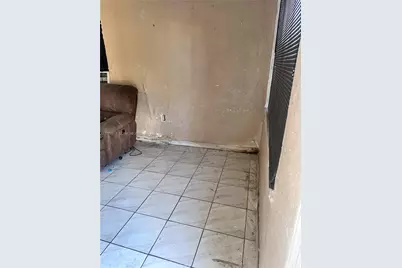 1220 NW 70th St, Miami, FL 33147 - Photo 14