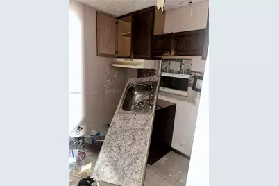 1220 NW 70th St, Miami, FL 33147 - Photo 20