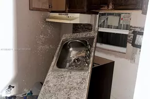 1220 NW 70th St, Miami, FL 33147 - Photo 20