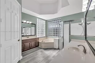 558 NW 118th Ave, Coral Springs, FL 33071 - Photo 24