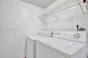 351 Palm Way, Pembroke Pines, FL 33025 - Photo 18