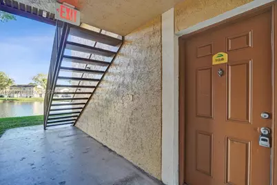 351 Palm Way #108, Pembroke Pines, FL 33025 - Photo 4