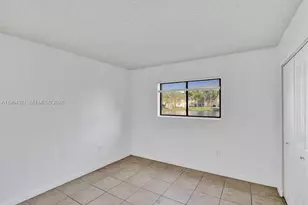 351 Palm Way, Pembroke Pines, FL 33025 - Photo 20