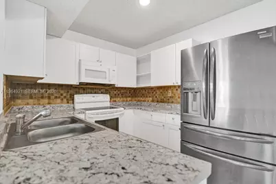 351 Palm Way #108, Pembroke Pines, FL 33025 - Photo 16