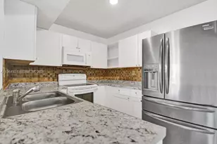 351 Palm Way, Pembroke Pines, FL 33025 - Photo 16