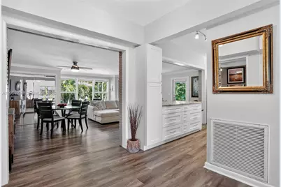 409 NW 28th Ct, Wilton Manors, FL 33311 - Photo 6