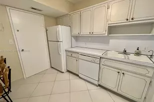 4330 Hillcrest Dr, Hollywood, FL 33021 - Photo 8