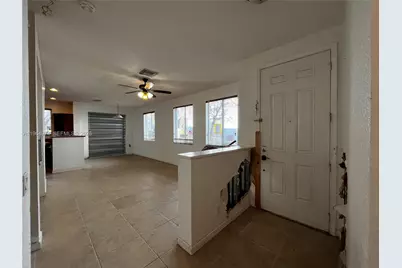 3021 Laurel Ridge Cir, Riviera Beach, FL 33404 - Photo 10