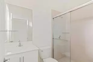 11091 W 32nd Ln, Hialeah, FL 33018 - Photo 16