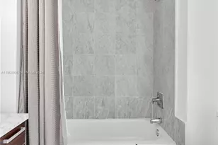 244 Biscayne Blvd, Miami, FL 33132 - Photo 24