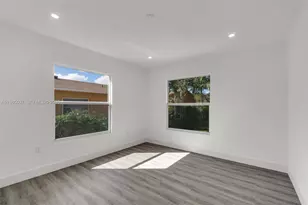 30 SW 7th St, Hallandale Beach, FL 33009 - Photo 16