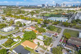 30 SW 7th St, Hallandale Beach, FL 33009 - Photo 34