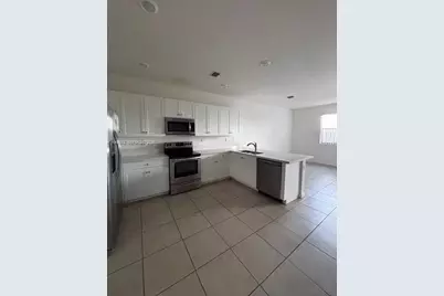 11378 SW 254th Ter, Homestead, FL 33032 - Photo 6
